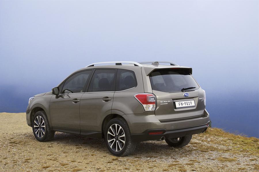  Subaru Forester 2.0XT 2016 года  (фото 7 из 30)